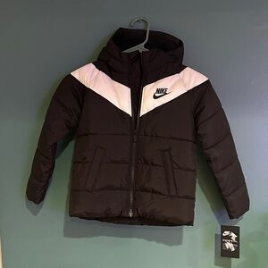 Nike Boys Puff Black and White Coat New With Tags 4-5